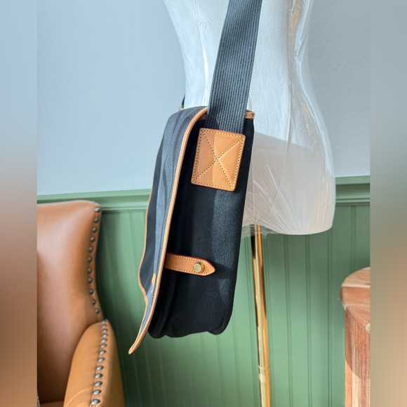 Vintage Dooney & Bourke Messenger’s crossbody bag in Black Canvas/leather VGUC - Picture 6 of 17